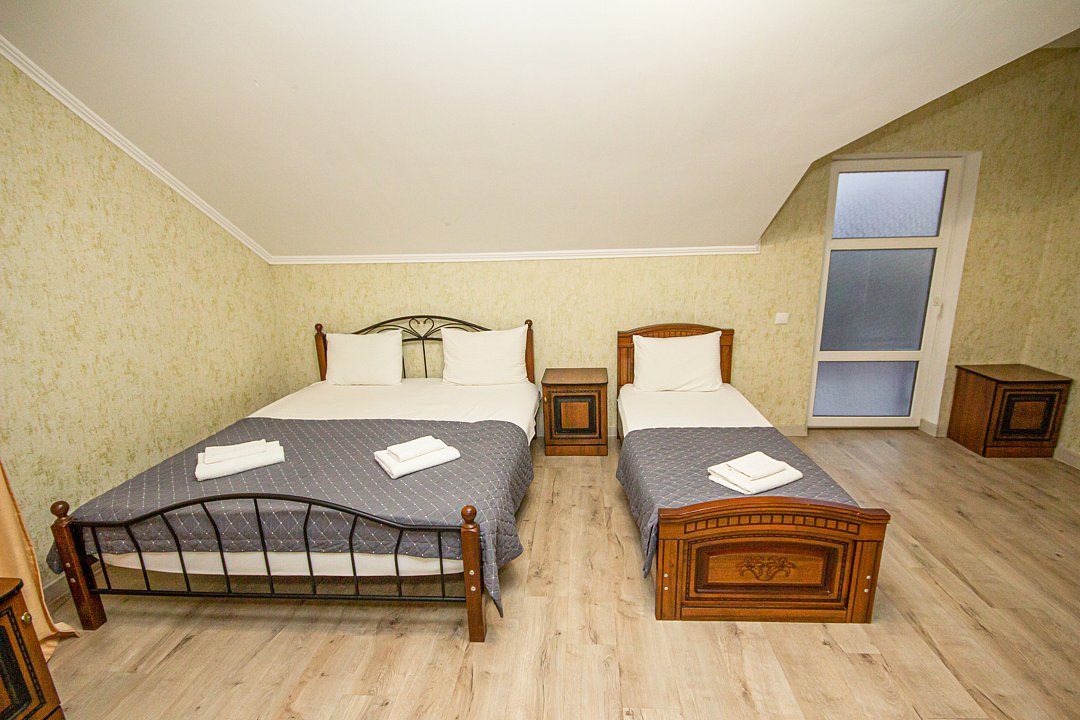 Комната 4-местная (с балконом)