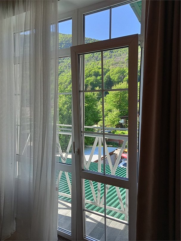 Апартаменты 4-местный 2-комнатный (с балконом)