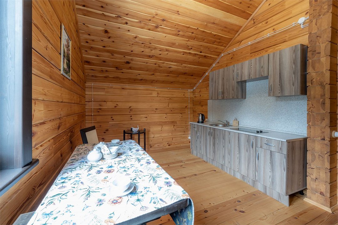 Дом 8-местный 4-комнатный Барский