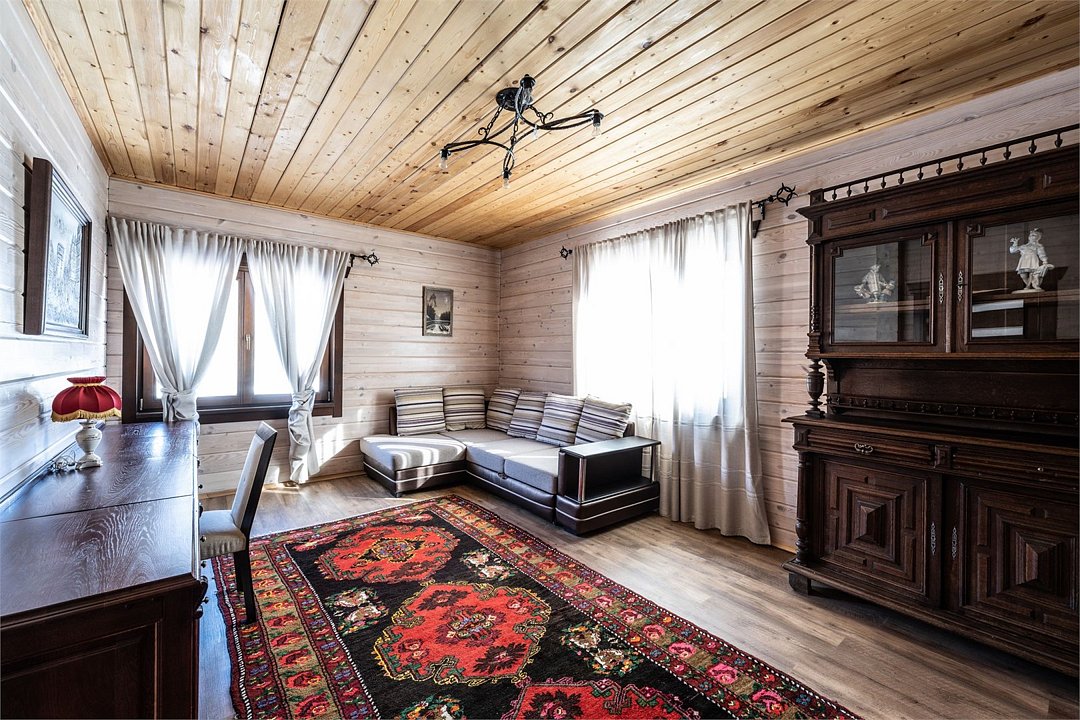 Коттедж 8-местный 4-комнатный Метрострой