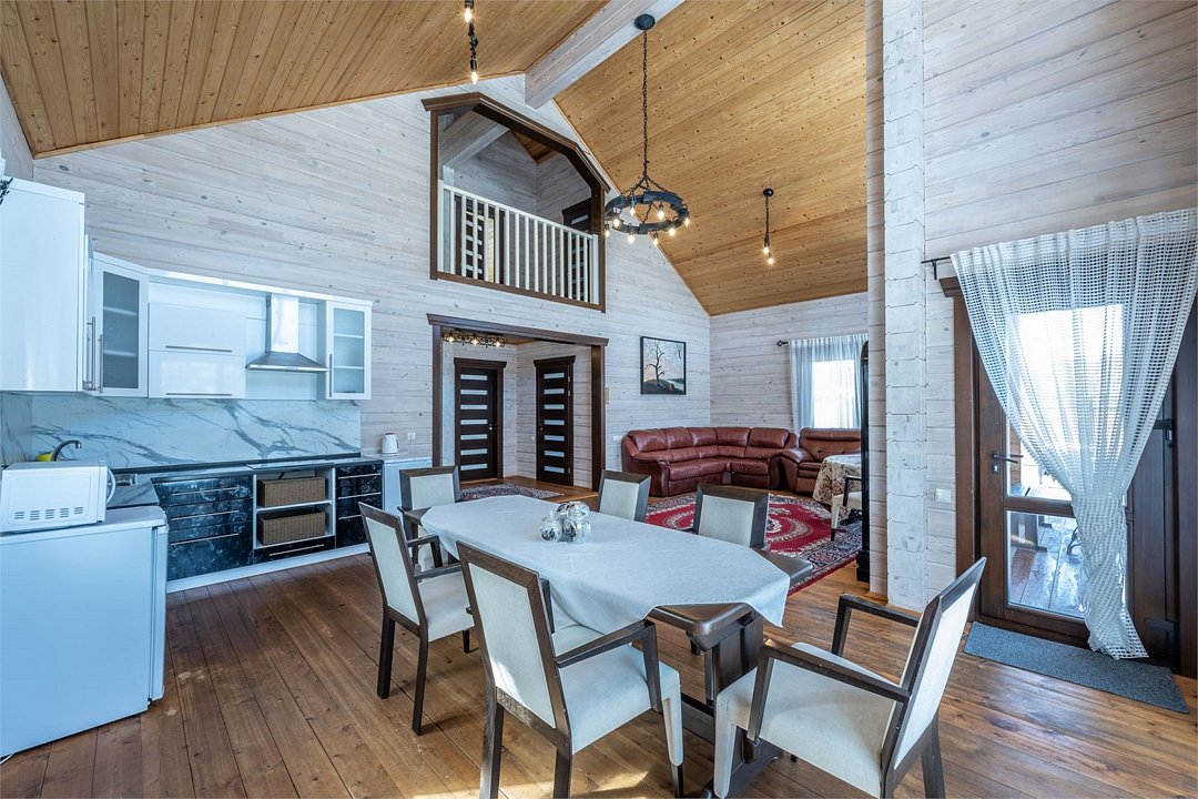 Коттедж 8-местный 4-комнатный Суворовский