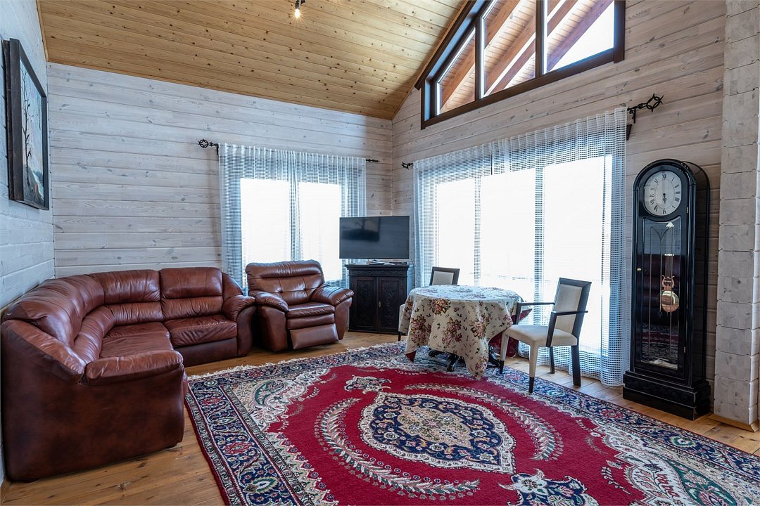 Коттедж 8-местный 4-комнатный Суворовский