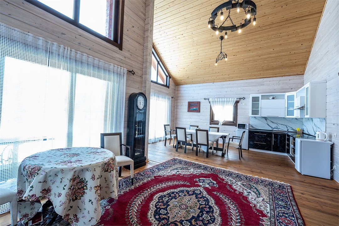 Коттедж 8-местный 4-комнатный Суворовский