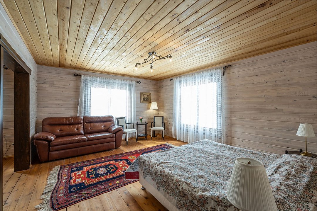 Коттедж 8-местный 4-комнатный Суворовский