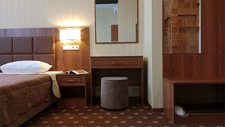 Апартаменты 2-местный 1-комнатный (с просторной спальней и балконом)