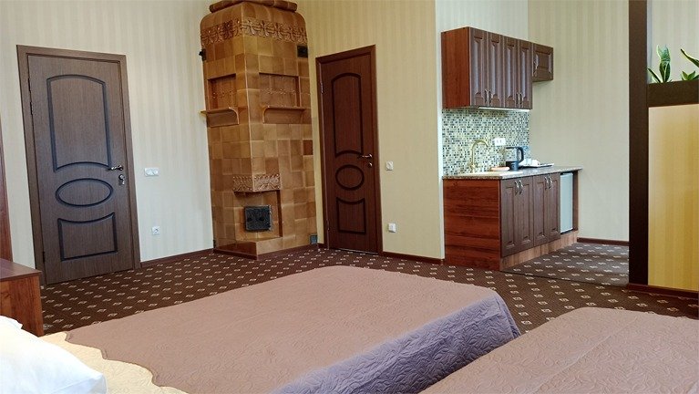 Апартаменты 2-местный 1-комнатный (с просторной спальней и балконом)