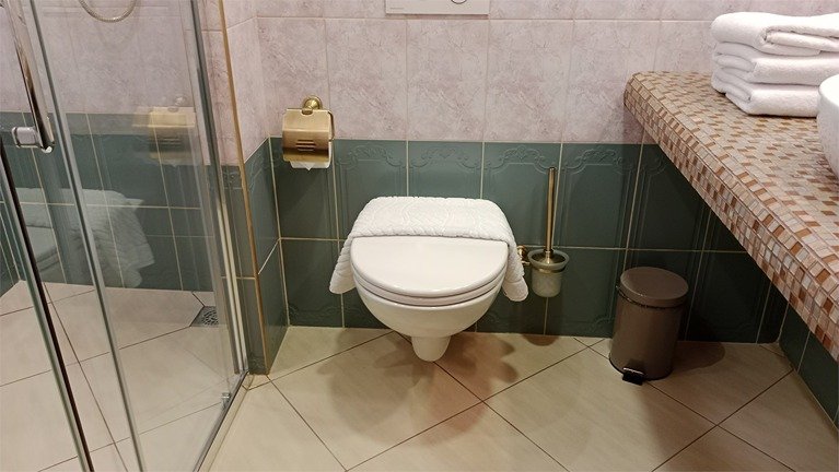 Апартаменты 2-местный 1-комнатный (с просторной спальней и балконом)