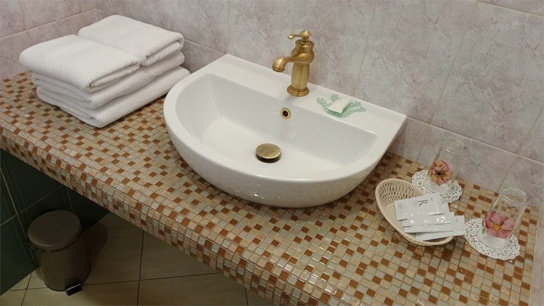 Апартаменты 2-местный 1-комнатный (с просторной спальней и балконом)