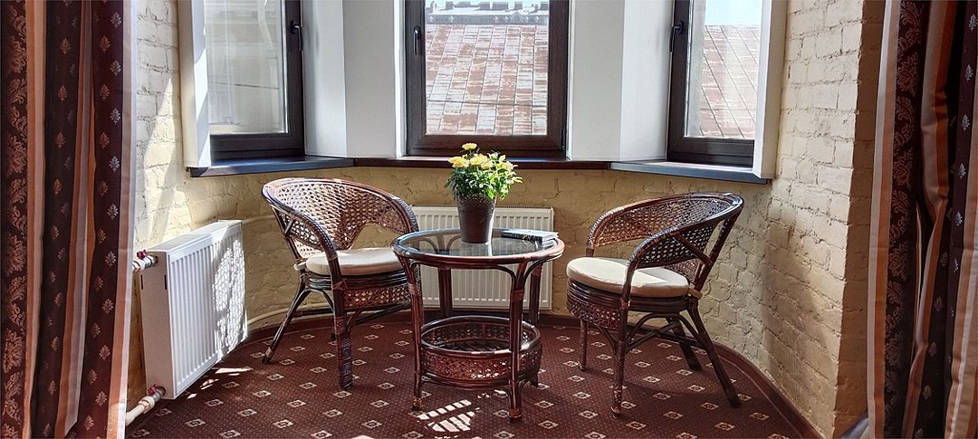 Апартаменты 2-местный 2-комнатный (с эркером и душем)