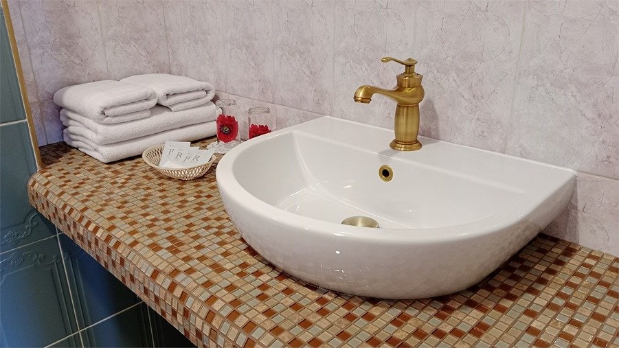 Апартаменты 2-местный 2-комнатный (с эркером и душем)