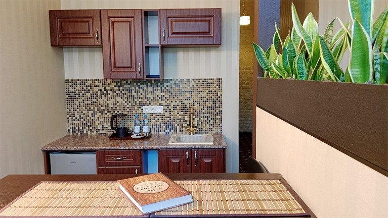 Апартаменты 3-местный 2-комнатный (с балконом и ванной)