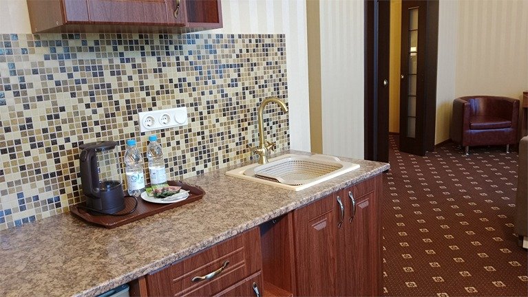 Апартаменты 3-местный 2-комнатный (с балконом и ванной)