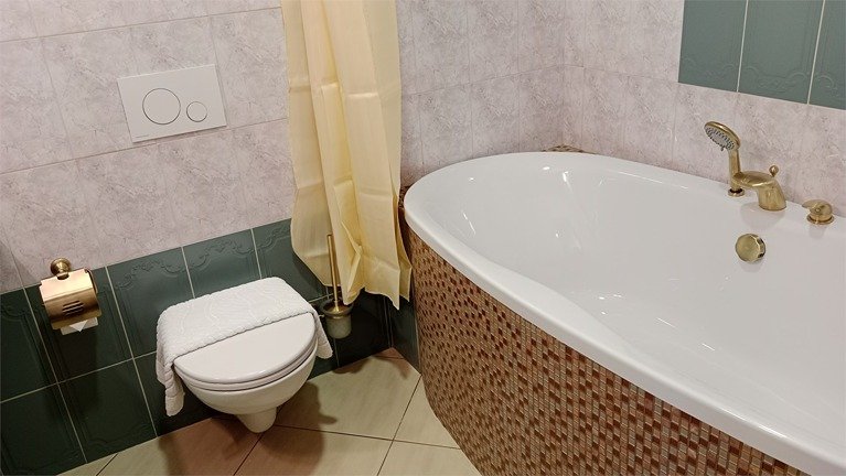 Апартаменты 3-местный 2-комнатный (с балконом и ванной)