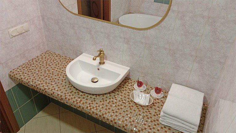 Апартаменты 3-местный 2-комнатный (с балконом и ванной)