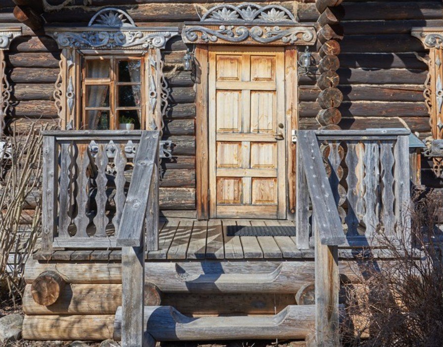 Дом Гостевой 4-местный 2-комнатный (Резной)