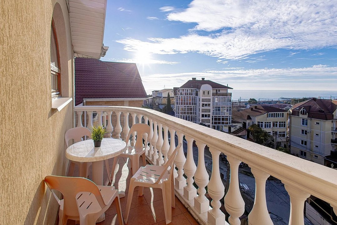 Семейный 5-местный 3-комнатный (с кухней и балкном)