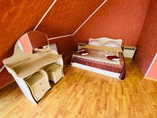 Номер 3-местный 1-комнатный (без балкона, мансардный)