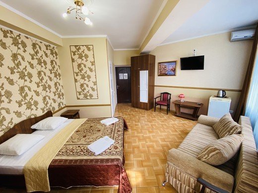 Стандартный 3-местный 1-комнатный (с балконом)