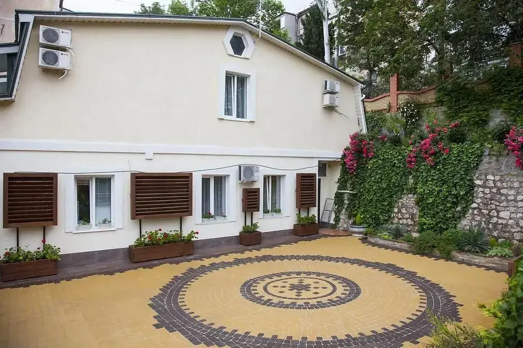 Гостевой дом Floral Courtyard, Ялта, Крым