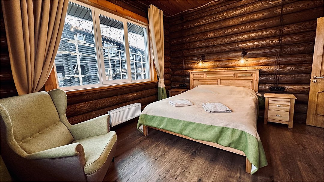 Коттедж 4-местный 2-комнатный (№6, с террасой)