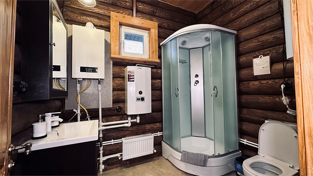 Коттедж 4-местный 2-комнатный (№6, с террасой)