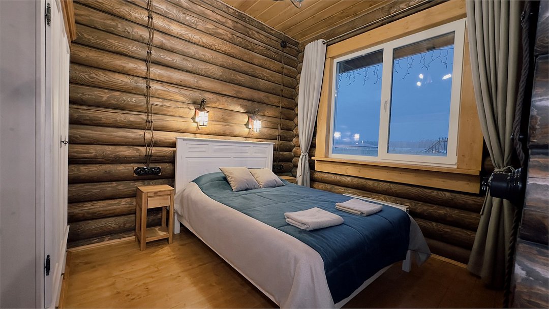 Коттедж 4-местный 3-комнатный (№9, с террасой)