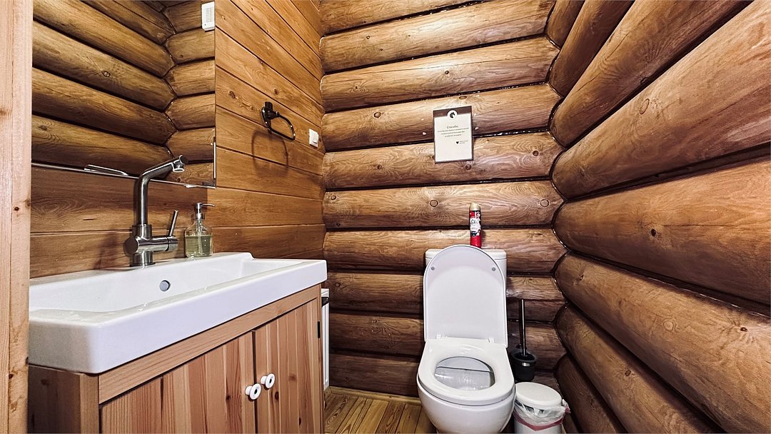 Коттедж 4-местный 4-комнатный (№1, с баней, камином и верандой)