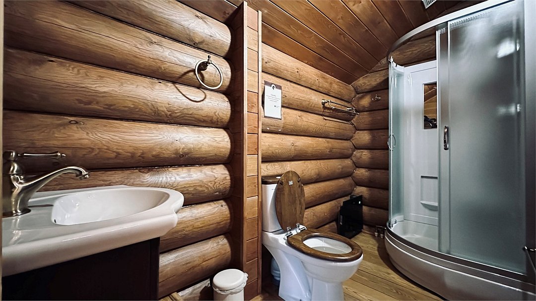 Коттедж 4-местный 4-комнатный (№1, с баней, камином и верандой)