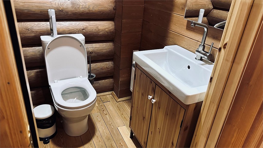 Коттедж 4-местный 4-комнатный (№1, с баней, камином и верандой)