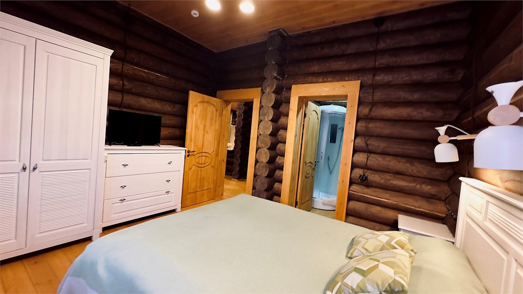 Коттедж 4-местный 4-комнатный (№7, с верандой)