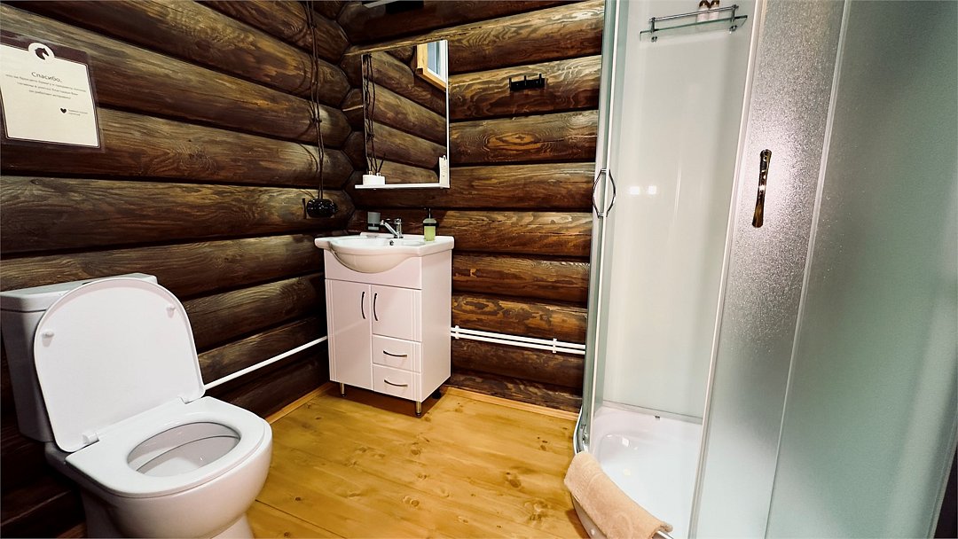 Коттедж 4-местный 4-комнатный (№7, с верандой)