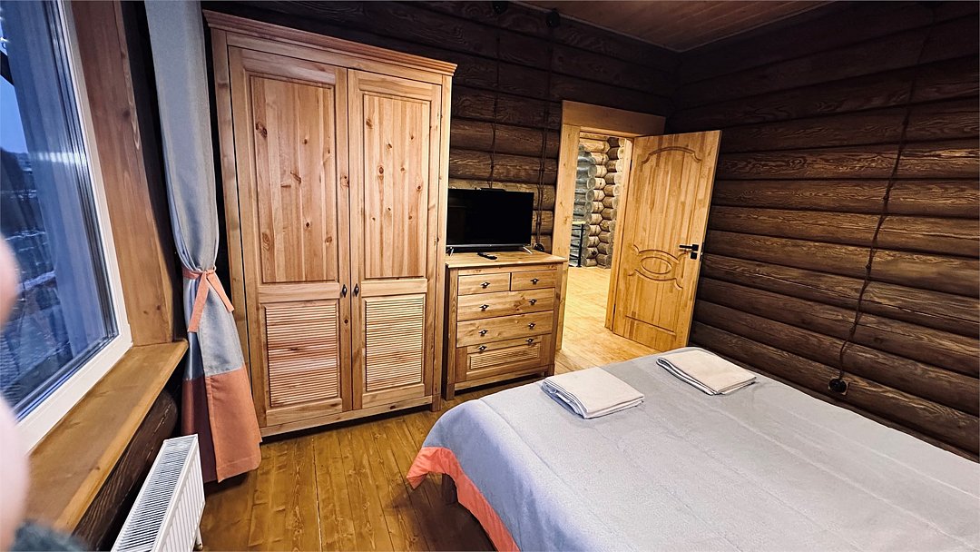 Коттедж 8-местный 5-комнатный (№8, с террасой)