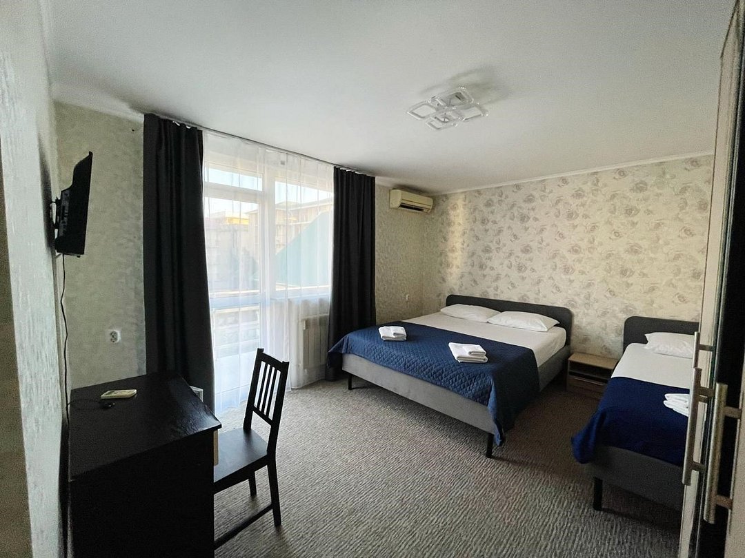 Делюкс 3-местный 1-комнатный (с балконом)