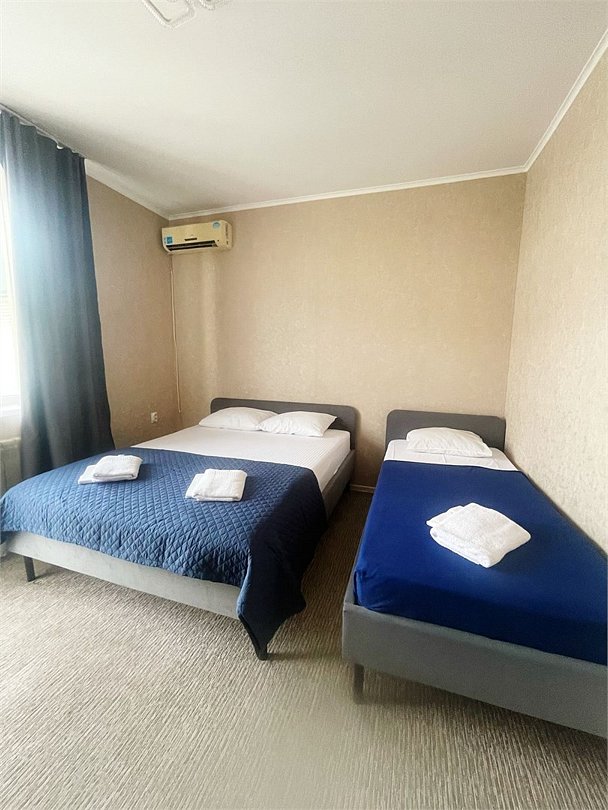 Стандартный 3-местный 1-комнатный (с балконом)