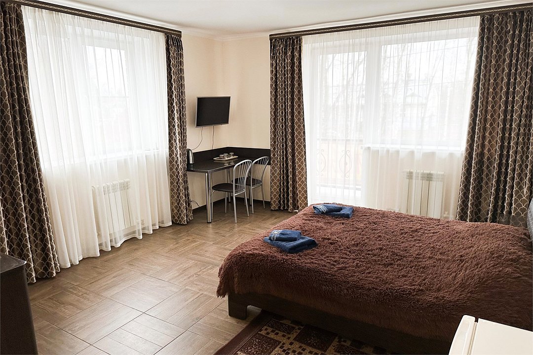 Люкс 2-местный (С ванной комнатой №2)