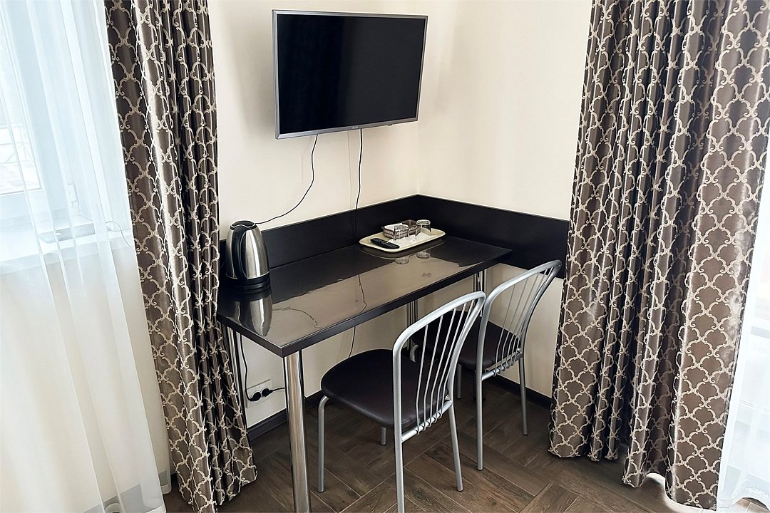 Люкс 2-местный (С ванной комнатой №2)