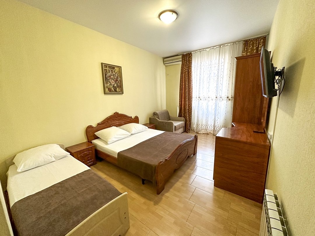 Стандартный 4-местный (с балконом)