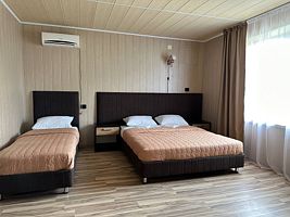Полулюкс 3-местный с балконом, Гостевой дом Come Inn, Архипо-Осиповка