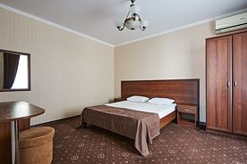 Люкс  4-местный с лоджией, Гостевой дом Гранат by Sun City Hotels, Адлер