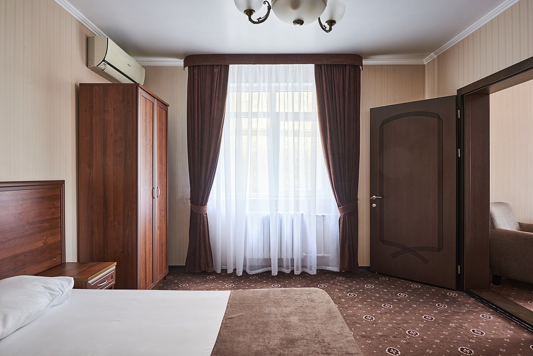 Люкс 4-местный 2-комнатный (с лоджией)