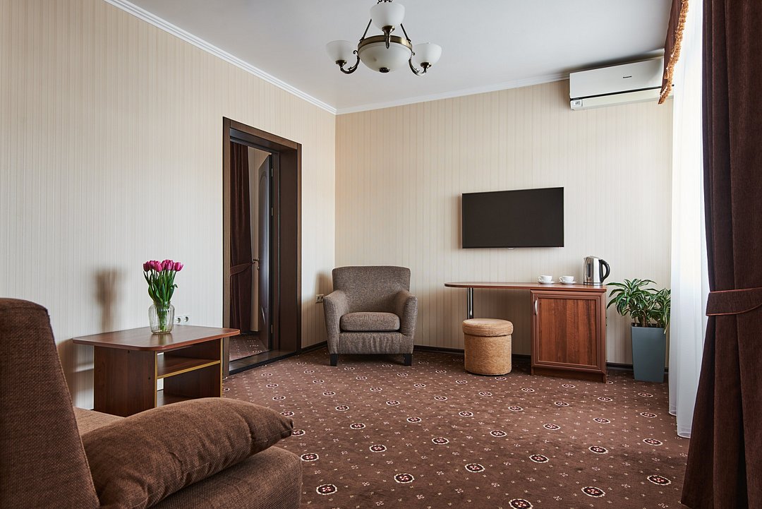 Люкс 4-местный 2-комнатный (с лоджией)