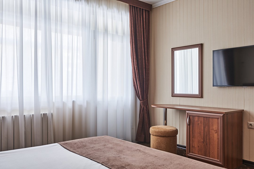 Люкс 5-местный 2-комнатный (с лоджией)Фотографии