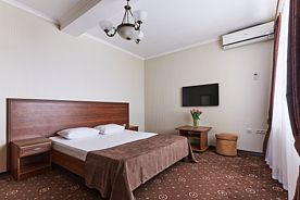 Полулюкс 4-местный с лоджией и видом на море, Гостевой дом Гранат by Sun City Hotels, Адлер