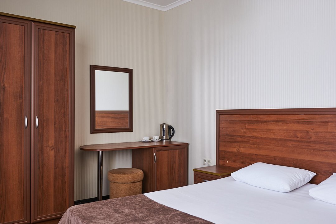 Полулюкс 4-местный 1-комнатный (с лоджией, с видом на море)