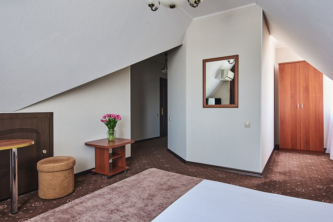 Полулюкс 4-местный 2-комнатный