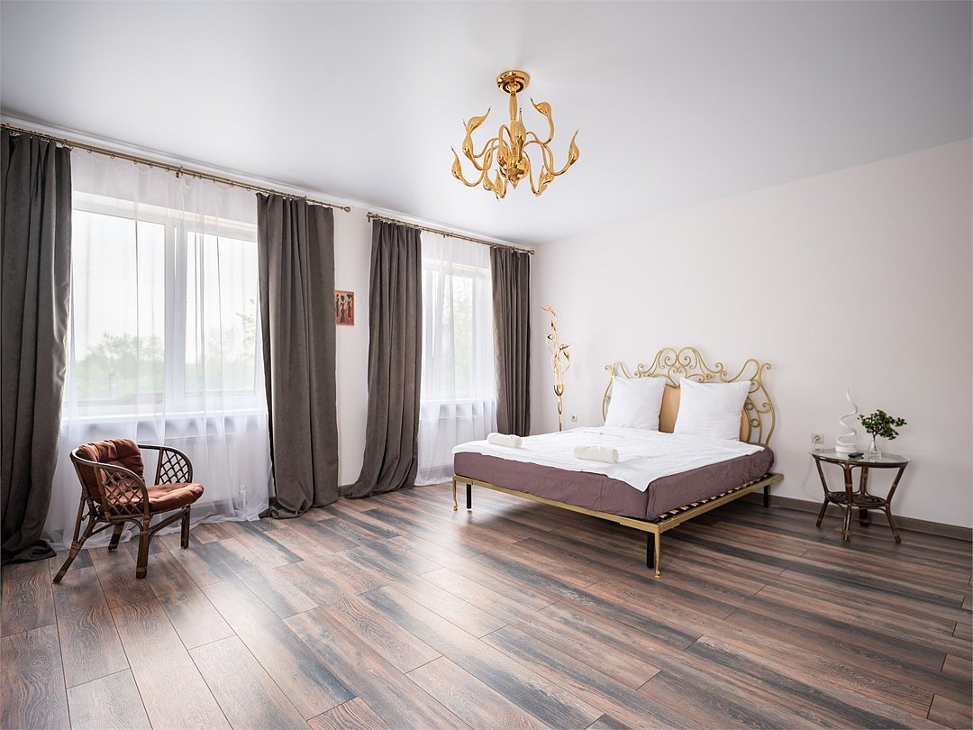 Коттедж 4-местный 2-комнатный (VIP cottage)