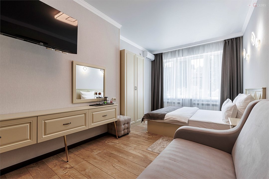 Полулюкс 2-местный 1-комнатный (с диваном, 2 этаж)