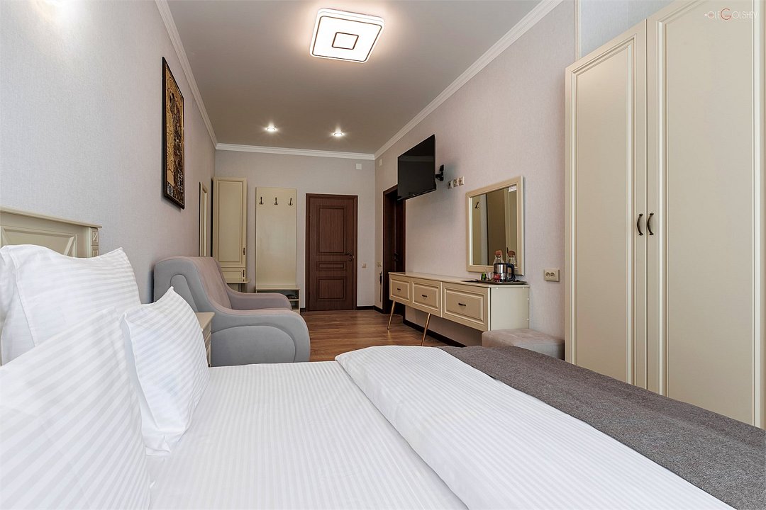 Полулюкс 2-местный 1-комнатный (с диваном, 2 этаж)