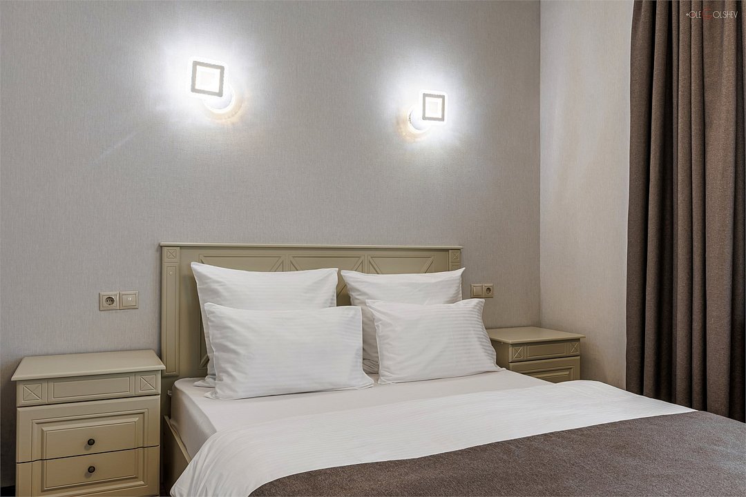 Полулюкс 2-местный 1-комнатный (с диваном, 2 этаж)