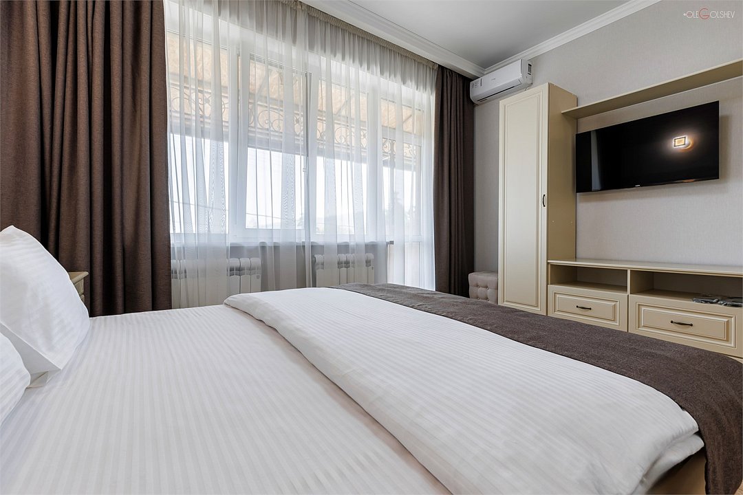 Полулюкс 2-местный 1-комнатный (с лоджией, 2 этаж)